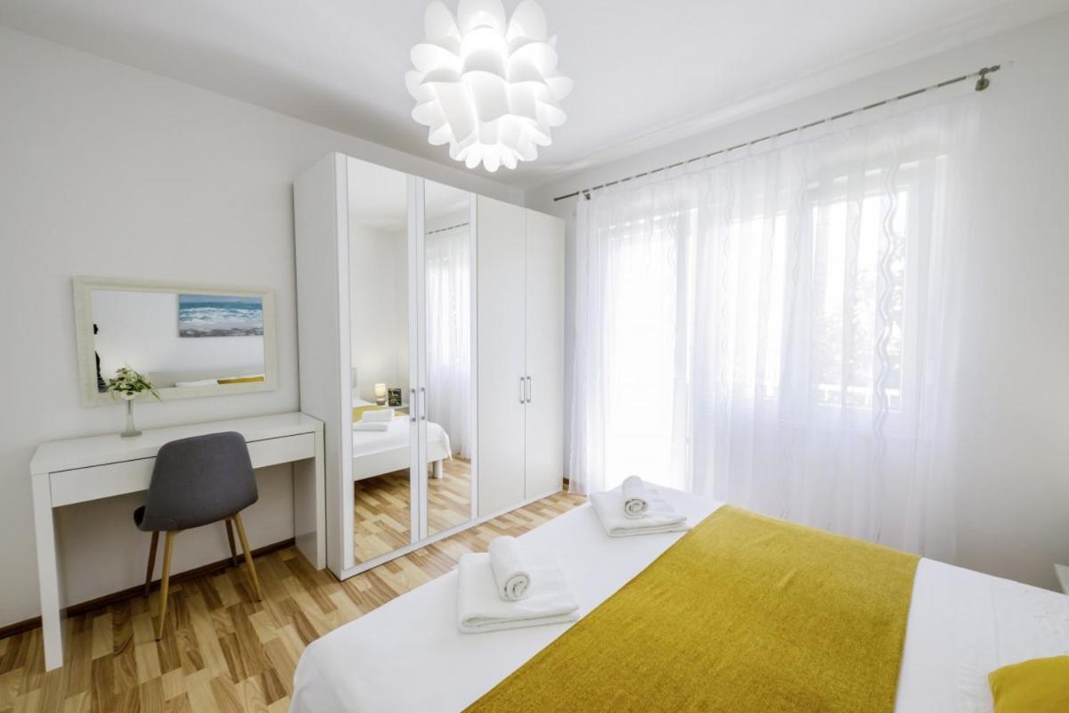 Ani In Trogir * Mittel-Dalmatien Hotel Seget Donji Ngoại thất bức ảnh