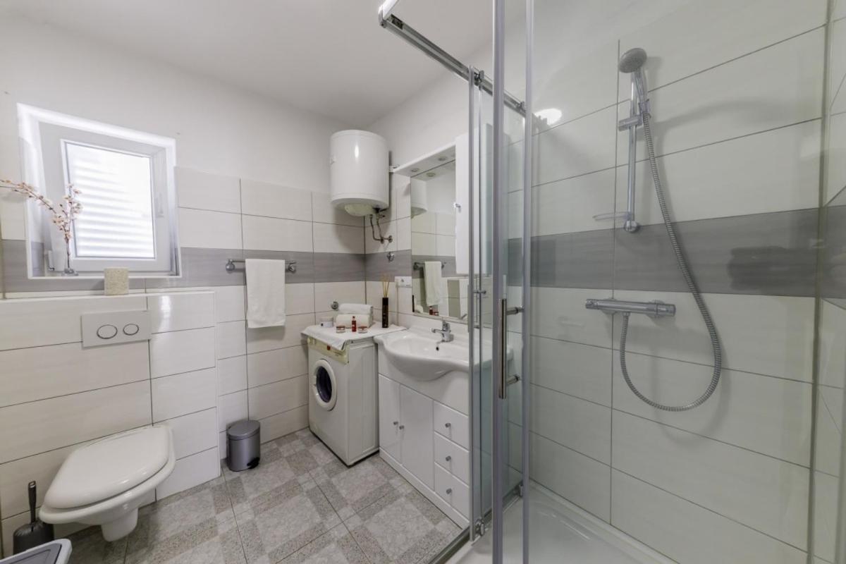 Ani In Trogir * Mittel-Dalmatien Hotel Seget Donji Ngoại thất bức ảnh